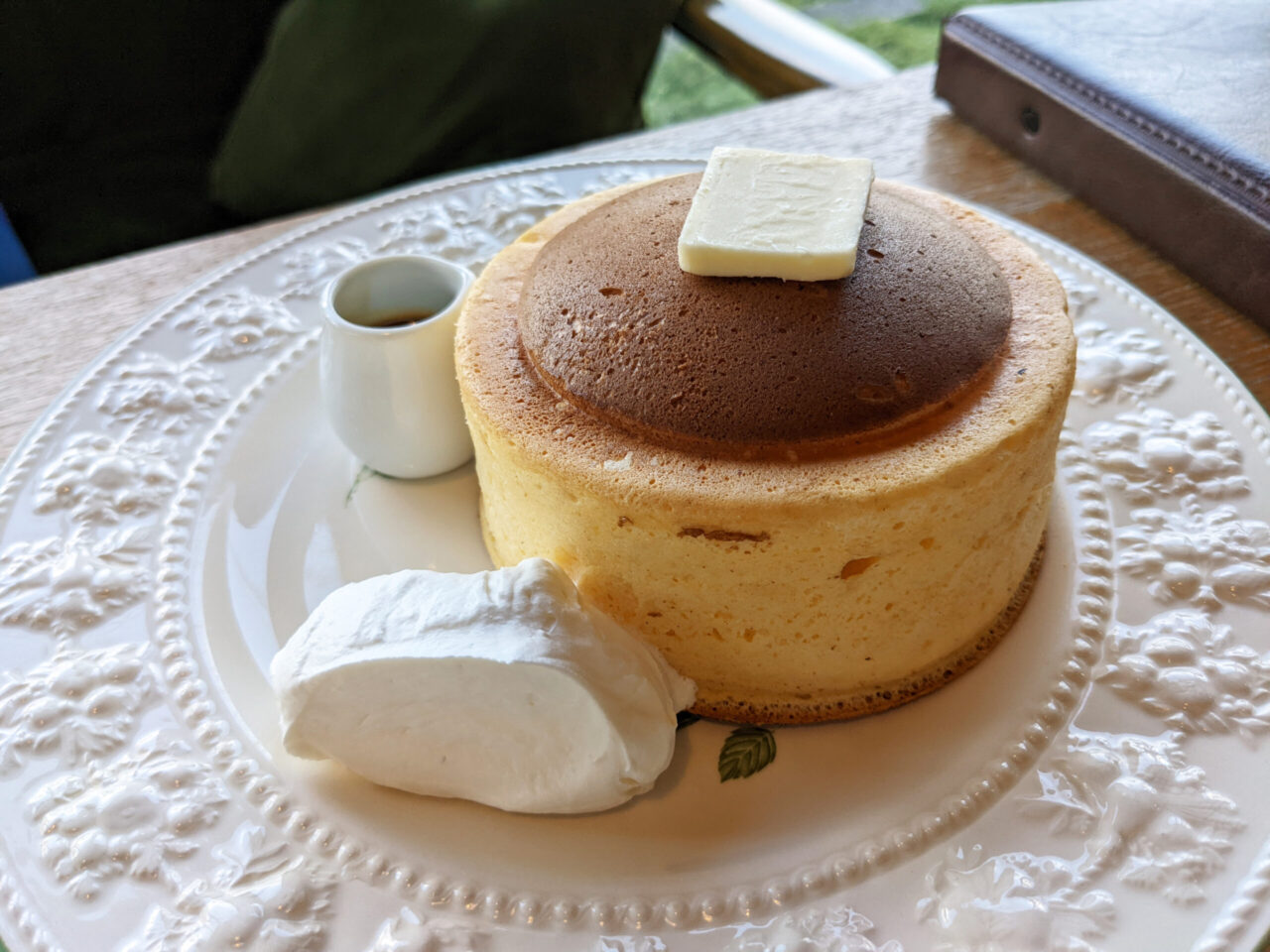 幸せの厚み♡ ホットケーキと紅茶がおいしい「SPOON GARDEN」 - ナシロー｜やまなしローカルつーしん｜山梨県の情報サイト